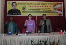 Sosialisasi Kebangsaan, Debbie Rusdin Ajak Warga Tanamkan Spirit Perjuangan Pahlawan FOTO: Tengah Anggota DPRD Sulawesi Selatan, Andi Debbie Purnama Rusdin, Kanan Dosen Ilmu Politik dan Ilmu Sosial Unismuh Makassar, Dr. Abdi hadir dan Kiri Taqwa Bahar (TB) Tokoh Muda mahasiswa program pascasarjana Universitas Hasanuddin Makassar. Sabtu, (13/11)