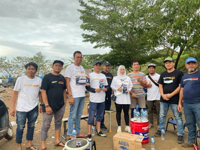 FOTO: Crosser Reval Sumolang juara satu dari Benteng Kupa Sports Team tampil sebagai yang tercepat, Di kelas OMR CRF Standar I50cc - Open