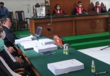 Live Streaming: Jaksa KPK Tuntut NA, 6 Tahun Penjara FOTO: Suasana sidang pembacaan dakwaan terhadap Nurdin Abdullah (NA) oleh Jaksa Komisi Pemberantasan Korupsi (KPK). Kamis, (22/7) lalu.