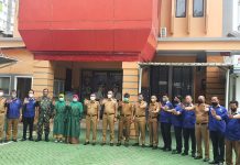 Cegah Narkoba Dikalangan ASN Pemkot, BKBP Makassar Tes Urine di Kecamatan Ujung Pandang FOTO: Badan Kesatuan Bangsa dan Politik (BKBP) Kota Makassar, melakukan giat tes urine di kalangan ASN pada Kantor Kecamatan Ujung Pandang Makassar, Senin (15/11/2021).