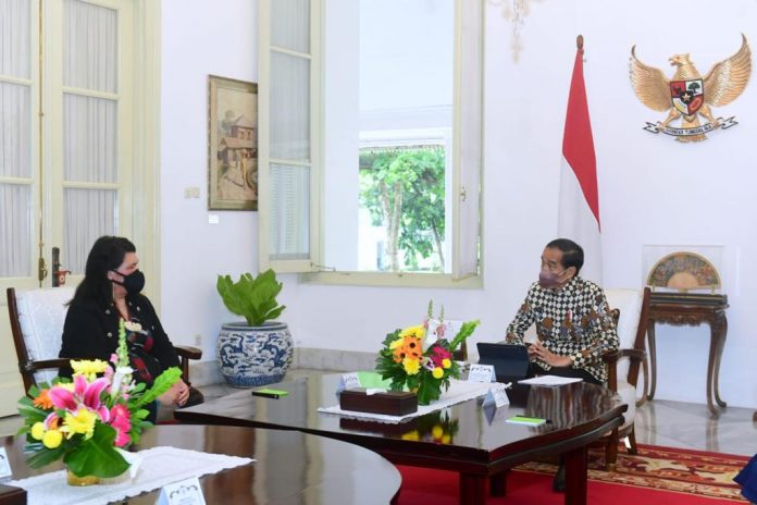 FOTO: Presiden Joko Widodo menerima kunjungan Menlu Selandia Baru Nanaia Mahuta, di Istana Merdeka, Senin (15/11/2021) (Foto: BPMI Setpres/Muchlis Jr)