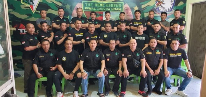 FOTO: Pengurus The Real Legend Kiwal Garuda Hitam