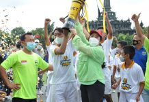 Tutup Piala KBPP Polri, Puan Harap Lahir Bibit Atlet Pesepak Bola FOTO: Ketua DPR RI Dr. (H.C.) Puan Maharani saat menutup turnamen sepakbola Piala Keluarga Besar Putra Putri (KBPP) Polri usia dini yang digelar sejak 12 November 2021 di Lapangan Renon, Denpasar, Bali. baru-baru ini. Foto: Eno/Man