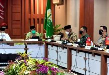 Cakupan Masih Rendah, Wapres Dorong Percepatan Vaksinasi di Aceh FOTO: Wapres memimpin Rapat Koordinasi mengenai Pemberdayaan Ekonomi Masyarakat dan Pelayanan Publik, di Kantor Gubernur Aceh, Banda Aceh, Selasa (16/11/2021) pagi. (Foto: BPMI Setwapres)