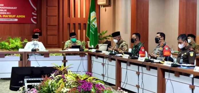 FOTO: Wapres memimpin Rapat Koordinasi mengenai Pemberdayaan Ekonomi Masyarakat dan Pelayanan Publik, di Kantor Gubernur Aceh, Banda Aceh, Selasa (16/11/2021) pagi. (Foto: BPMI Setwapres)