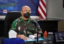 Desk Evaluasi Pelaksanaan Pembangunan Zona Integritas di STTAL FOTO: Laksamana Pertama TNI Dr. Ir. Avando Bastari, M.Phil., M.Tr.Opsla memberi materi Desk Evaluasi Pelaksanaan Pembangunan Zona Integritas di Sekolah Tinggi Teknologi Angkatan Laut (STTAL) Kampus Bumimoro Krembangan Surabaya secara Daring Luring dengan tetap laksanakan Protokol Kesehatan. Selasa (16/11/2021).