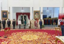 Presiden Jokowi Lantik Andika Perkasa Sebagai Panglima TNI FOTO: Presiden RI Joko Widodo (Jokowi) melantik Jenderal Andika Perkasa sebagai Panglima TNI, Rabu (17/11/2021), di Istana Negara, Jakarta.