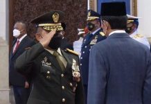 Qodari: Saat Menjabat Pangdam Jaya, Jenderal Dudung, Berani Mencabut Atribut FPI FOTO: KSAD Jenderal Dudung usai dilantik oleh Presiden Joko Widodo di Istanan Negara. Rabu, (17/11)