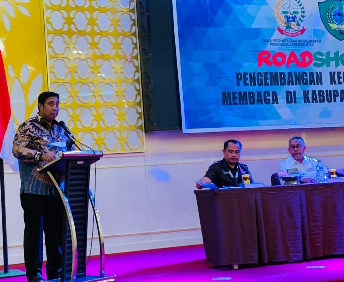 FOTO: Bupati Maros H.A.S.Chaidir Syam, Membuka Roadshow Kegemaran Membaca DPK Sulsel menampilkan Narasumber Tokoh Literasi BAK, Iwan Dento, hadir Plt.Kadis DPK Maros dan Abd.Hadi, S.Sos.M.M.Kepala UPT Perpustakaan Sulsel