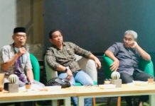 Peringati Hari Guru, Disdik Sulsel Gelar Seminar Literasi, Paradigma Baru Pendidikan dan Guru Tanpa Batas FOTO: Pertemuan panitia HGN Diknas Provinsi Sulsel, Jumat 19 November 2021 di Mall Nipah, dipimpin Ketua Panitia Sabri disaksikan (Kiri) Plt. Kadisdik Sulsel Ir.H. Imran Jauzi, M.Pd. (Kanan) dan Sekdis Pendidikan Sulsel H.Hery Sumiharto,S.E.M.Ed. (Tengah)