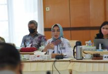 RUU Kejaksaan Sebagai Upaya Mantapkan Peran dan Kedudukan Kejaksaan Anggota Komisi III DPR RI Eva Yuliana saat pertemuan Panja RUU Kejaksaan Komisi III DPR RI dengan jajaran Kejaksaan Tinggi Kepulauan Bangka Belitung Polda Babel di Babel, Jumat (19/11/2021). Foto: Fitri/Man