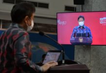 Pemerintah Terus Awasi Perkembangan Kasus COVID-19 di Setiap Daerah FOTO: Menkes Budi G. Sadikin saat memberikan keterangan pers usai Ratas mengenai Evaluasi PPKM, Senin (22/11/2021), di Kantor Presiden, Jakarta. (Foto: Humas Setkab/Rahmat)