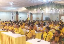 DPD Partai Golkar Makassar Gelar Rapat Pleno, Appi: Perlunya Penguatan Diseluruh Tingkatan Struktur Partai FOTO: Rapat Pleno DPD II partai golkar kota Makassar di gedung Lestari Jl. Urip Sumihardjo Makassar. Rabu, (24/11)