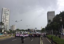 PP KAMMI Tutup Jalan Sudirman, Tuntut Cabut Permendikbudristek dan Gagalkan RUUTPKS FOTO: Ratusan Massa aksi Pengurus Pusat KAMMI menyelenggarakan unjuk rasa penolakan atas Permendikbudristek No.30 Tahun 2021 dan RUU TPKS di depan Gedung Kemdikbud RI pada Kamis, 25 November 2021.