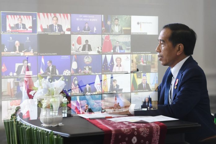 FOTO: Presiden mengikuti KTT ASEM ke-13, secara virtual dari Istana Kepresidenan Bogor, Jumat (26/11/2021). (Foto: BPMI Setpres/Lukas)