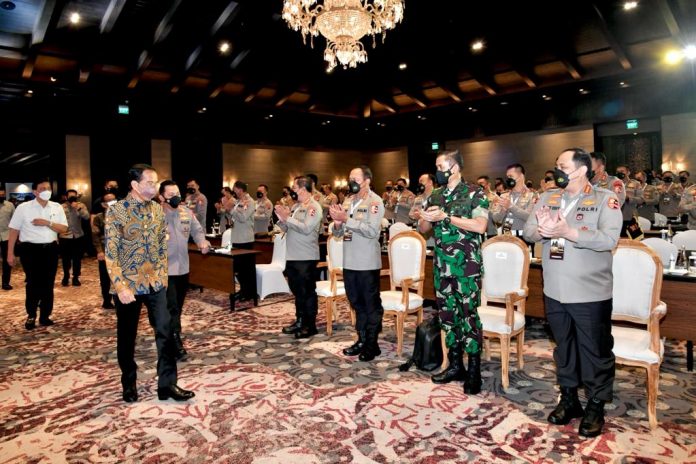 FOTO: Presiden Joko Widodo dalam cara Pengarahan kepada Kasatwil Tahun 2021, Bali, Jumat (03/12/2021). (Foto: BPMI Setpres/Laily Rachev)