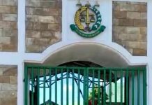 Hari Anti Korupsi, Video Mahasiswa Kendari Las Pintu Pagar Kejati Sultra FOTO: Hasil tangkap layar dari aplikasi WhatsApp