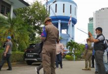 Sudah 16 Saksi Terperiksa, Kini Penyidik Pidsus Kejati Sulsel Periksa Eks Plt Dirut PDAM Makassar FOTO: Penyidik Pidsus Kejati Sulsel saat mengeledah kantor PDAM Makassar beberapa waktu lalu. (9/12)