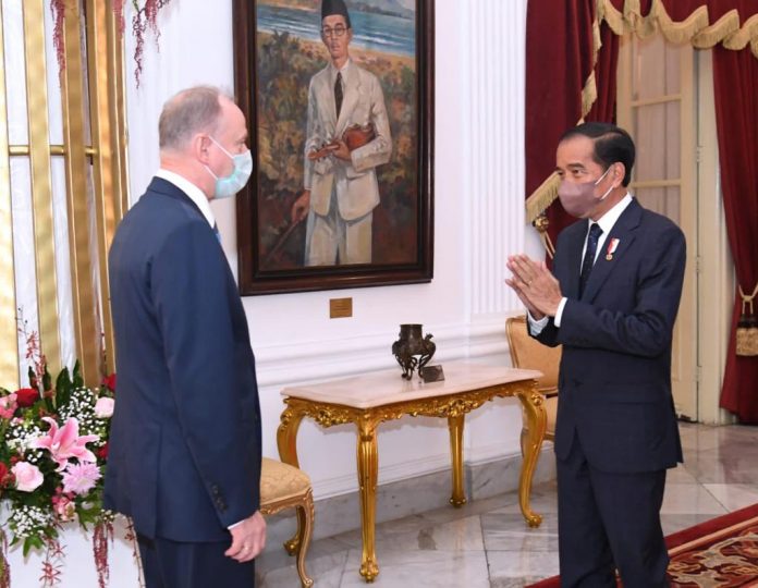 Presiden Jokowi saat menerima kunjungan kehormatan Sekretaris Dewan Keamanan Federasi Rusia, Nikolay P. Patrushev, di Istana Merdeka, Jakarta, Senin (13/12/2021). (Foto: BPMI Setpres/Luas)