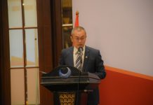 MKD Selenggarakan Seminar Nasional Penegakan Etika Lembaga Parlemen Wakil Ketua MKD DPR RI Andi Rio Idris Padjalangi saat sambutan di acara seminar nasional bertema: ‘Evaluasi Kinerja Internal Penegakan Etika Kelembagaan Parlemen’. Seminar yang berlangsung di Jakarta, Selasa (14/12/2021). Foto: Agung/Man
