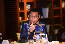 Yohanis Lema: Diplomasi Internasional di Bidang Pertanian Harus Berbasis National Interest Anggota Badan Kerja Sama Antar Parlemen (BKSAP) DRP RI Yohanis Fransiskus Lema saat mengikuti rapat kerja BKSAP DPR RI dengan Kemlu dan Pemerintah Kota Tangerang Selatan terkait prioritas kebijakan luar negeri indonesia pada tahun 2022 di Tangsel, Banten, Senin (13/12/2021). Foto: Jaka/Man