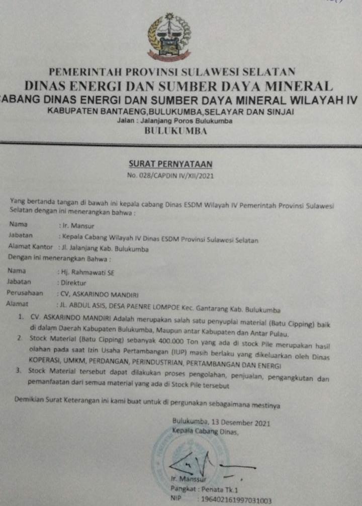 Foto surat pernyataan bernomor 028/CAPDIN/2021 tanggal 13 Desember 2021. Dikeluarkan oleh Kepala Cabang Dinas ESDM Sulsel Bulukumba oleh Ir. Mansur.