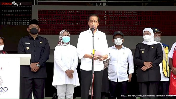 IMG-20211217-WA0104 Presiden Jokowi saat meresmikan Pasar Besar Ngawi di Kabupaten Ngawi, Provinsi Jawa Timur, Jumat (17/12/2021) sore. (Foto: Tangkapan Layar YouTube Sekretariat presiden)