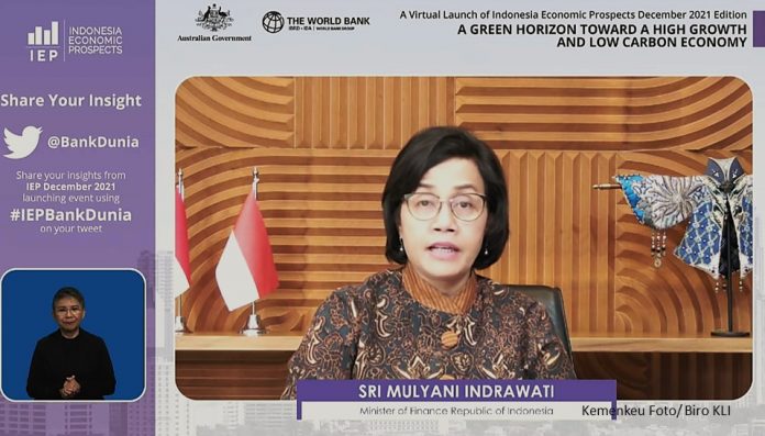 Menkeu Sri Mulyani Indrawati dalam acara The E-launch of The World Bank Indonesia Economic Prospects Report, Kamis (16/12/2021). (Foto: Humas Kemenkeu)