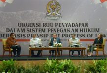 Komisi III Buka Ruang Aspirasi untuk RUU Penyadapan Anggota Komisi III DPR RI Arsul Sani dalam Forum Group Discussion (FGD) dengan tema 'Urgensi RUU Tentang Penyadapan dalam Sistem Penegakan Hukum Berbasis Prinsip Due Process of Law' yang diselenggarakan di Jakarta, Rabu (15/12/2021). Foto: Ria/Man