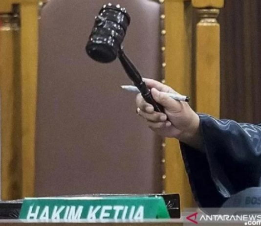 Putusan MA, Kasus Penyelewengan Dana Kesehatan, PH Minta Polres Parepare Tetapkan Tersangka Penerima Lainnya Ilustrasi palu sidang (Ist. Antara)