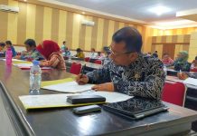 Pemkab Bulukumba Gelar Job Fit Eselon II.b untuk Kelembagaan Baru 28 orang pejabat mengikuti tes tertulis dan tes wawancara oleh Panitia Seleksi yang direncanakan berlangsung selama 2 hari di Kantor Bappeda Bulukumba, Sabtu- Minggu 18 sampai 19 Desember 2021.