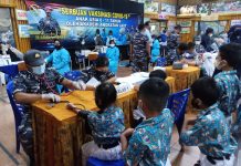 Yayasan Hang Tuah, 564 Anak Usia 6-11 Usia 6 Hingga 11 Tahun Bakal Terima Vaksinasi di SD Hang Tuah 10 Juanda Anak usia 6-11 tahun yang berada di SD Hang Tuah 10 Juanda. Saat menerima vaksinasi Covid-19