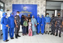 TNI AL Lantamal XI Merauke Adakan Khitan Gratis Bagi Anak OAP Lantamal XI melaksanakan beberapa kegiatan sosial dan pertandingan olah raga seperti, kegiatan bakti sosial yang saat ini dilaksanakan di RSAL Merauke,