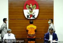 KPK Resmi Tahan Oknum Pegawai Pajak Penerima Suap Senilai Puluhan Milyar lebih Hasil tangkap layar, Irjen Setyo Budiyanto dalam jumpa pers di Gedung Merah Putih KPK, Jakarta, Senin (27/12).