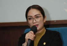 Tumbuhkan Minat Baca, Debbie Rusdin Sosialisi Ranperda Transformasi Perpustakaan Anggota DPRD Sulawesi Selatan dari fraksi Golkar, Andi Debbie Purnama Rusdin saat melakukan sosialisi Konsultasi Publik Rancangan Peraturan Daerah (Ranperda) Tentang Transformasi Perpustakaan, di Hotel Four Points, By Sheraton Makassar, Selasa, (28/12/2021).