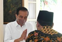 Presiden Jokowi Menerima KH. Yahya Cholil Staquf Ketum PBNU Terpilih Hasil Muktamar ke 34 Presiden Jokowi menerima Ketum PBNU terpilih Yahya Cholil Staquf, di Istana Kepresidenan Bogor, Rabu (29/12/2021). (Foto: BPMI Setpres/Kris)
