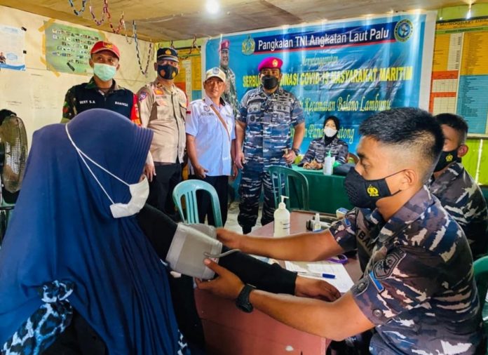 Tim kesehatan Lanal Palu Bolano Barat, Kecamatan Bolano Kabupaten Parigi Maoutong, pada Rabu (29/12/2021).