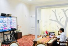 Rapat Terbatas dengan Presiden Jokowi, Airlangga Sampaikan kasus harian di luar Jawa-Bali Meningkat 499 Kasus Presiden Jokowi Pimpin Rapat Terbatas Evaluasi PPKM secara virtual, Senin (31/01/2022). (Foto: Humas Setkab/Deni)