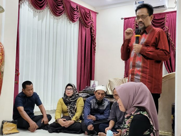 Prof Dr Sukardi Weda yang juga Wakil Ketua Dewan Pembina saat menghadiri Ramah Tamah Pembubaran Panitia di Pantai Lumpue, yang akan digelar pada hari Minggu, (2/01/2022).