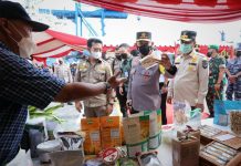 Kapolri Hadiri Gebyar Ekspor Tutup Tahun 2021 di Makassar, Tercatat 2041 Orang Terima Vaksin Kapolri Jenderal Polisi Listyo Sigit Prabowo, Mentan Syarul Yasin Limpo, Plt. Gubernur Sulsel Andi Sudirman Sulaiman.