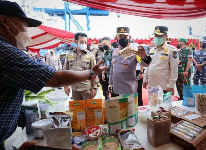 Kapolri Jenderal Polisi Listyo Sigit Prabowo, Mentan Syarul Yasin Limpo, Plt. Gubernur Sulsel Andi Sudirman Sulaiman.