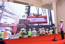 Masih Ekspansif, PMI Manufaktur Indonesia Ungguli Thailand dan Tiongkok Presiden Joko Widodo saat melepas ekspor produk Indonesia. (Foto: Dokumentasi BPMI Setpres)