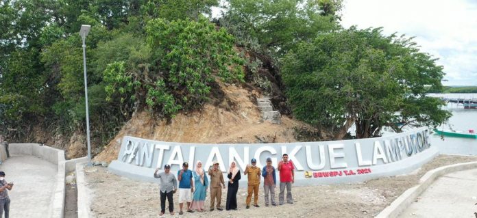 Objek Wisata Bahari Pantai Jodoh Di Desa Angkue Kabupaten Bone Legion