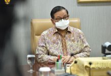Serahkan DIPA Setkab Tahun 2022, Pramono Anung: Berikan Pelayanan Terbaik Bagi Presiden dan Wapres Seskab Pramono Anung serahkan DIPA Setkab Tahun 2022 kepada Deputi Seskab Bidang Administrasi Farid Utomo selaku KPA Setkab, Selasa (04/01/2022), di Jakarta. (Foto: Humas Setkab/Jay)