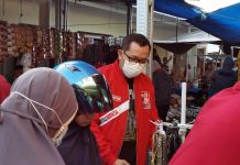 Harga Minyak Goreng Meroket, PSI Kunjungi Pasar Tradisional, Minta Pemprov Sulsel Segera Gelar Pasar Murah Dr.Ir.Affandy Agusman Aris,ST,SE,MM,MT saat mengunjungi Pasar Tradisional di Belopa, Kabupaten Luwu. Rabu, (5/1/2022)