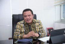 Lamhot Sinaga Harap Dirut PLN Baru Mampu Atasi Persoalan Krisis Batu Bara Anggota Komisi VII DPR RI Lamhot Sinaga saat ditemui Parlementaria, di Gedung Nusantara I, Senayan, Jakarta, Kamis (6/1/2022). Foto: Geraldi/nvl
