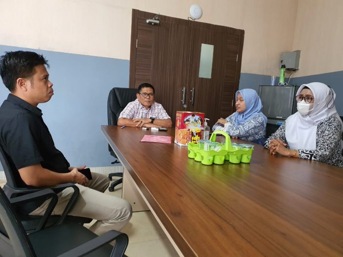 Pertemuan dilakukan di kantor Dinas Pendidikan kota Makssar, Jumat (7/1/2021). Dihadiri langsung oleh kepala DPPPA kota Makassar, Achi Soleman.