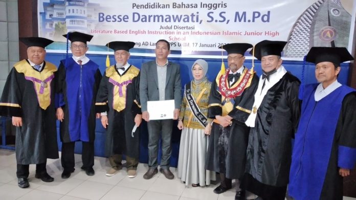 Program Pascasarjana Universitas Negeri Makassar (PPS UNM) Menggelar Ujian Promosi Doktor atas nama Besse Darmawati di Gedung AD lt. 5 PPS UNM, Jl. Andi Jemma, Makassar, pada Senin (17/1/2022).