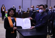 Pordasi Sulsel Kembali Aktif, Pemprov Siap Benahi Sarpras Sekretaris Daerah Sulsel, Abdul Hayat, mewakili Plt Gubernur Sulsel, Andi Sudirman Sulaiman, pada pelantikan Pengurus Provinsi Persatuan Olahraga Berkuda Seluruh Indonesia (Pordasi) Sulsel di ballroom Four Point Hotel by Sheraton, Makassar, Selasa, 25 Januari 2022.