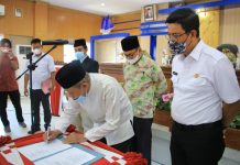 IPI Bulukumba Dilantik, Siap Perjuangkan Perda Kepesantrenan Kanan Wakil Bupati H. Andi Edy Manaf saat hadiri pelantikan Dewan Pengurus Daerah Ikatan Pesantren Indonesia (IPI) Kabupaten Bulukumba periode 2021-2026 resmi dilantik di Ruang Pola Kantor Bupati, Rabu 26 Januari 2022.